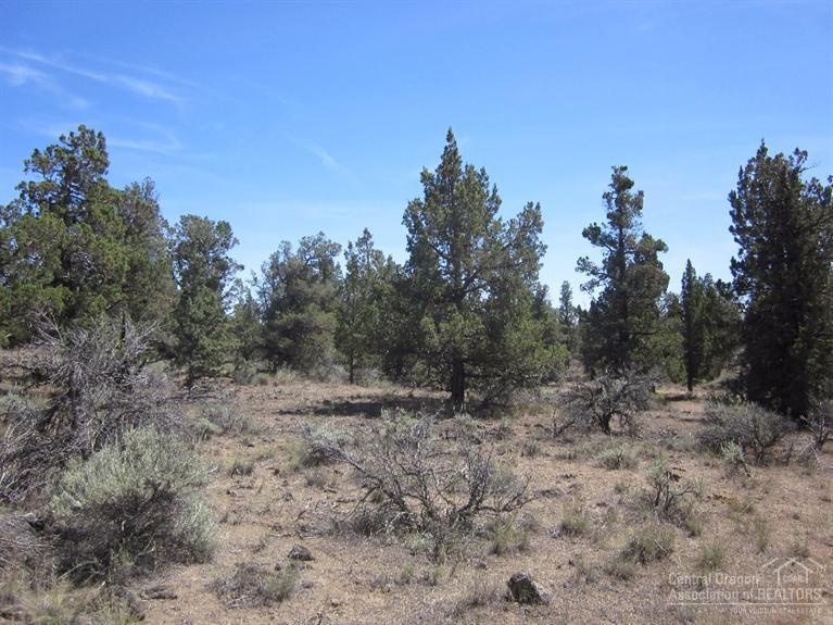 Nice flat 5 acre lot! Come build your dream home and enjoy all of the amenities that Crooked River Ranch has to offer! Including golf, swimming, tennis, Frisbee golf and fishing. Close to public land for horseback riding, hiking and exploring! A 10 minute drive to shopping and highway access.