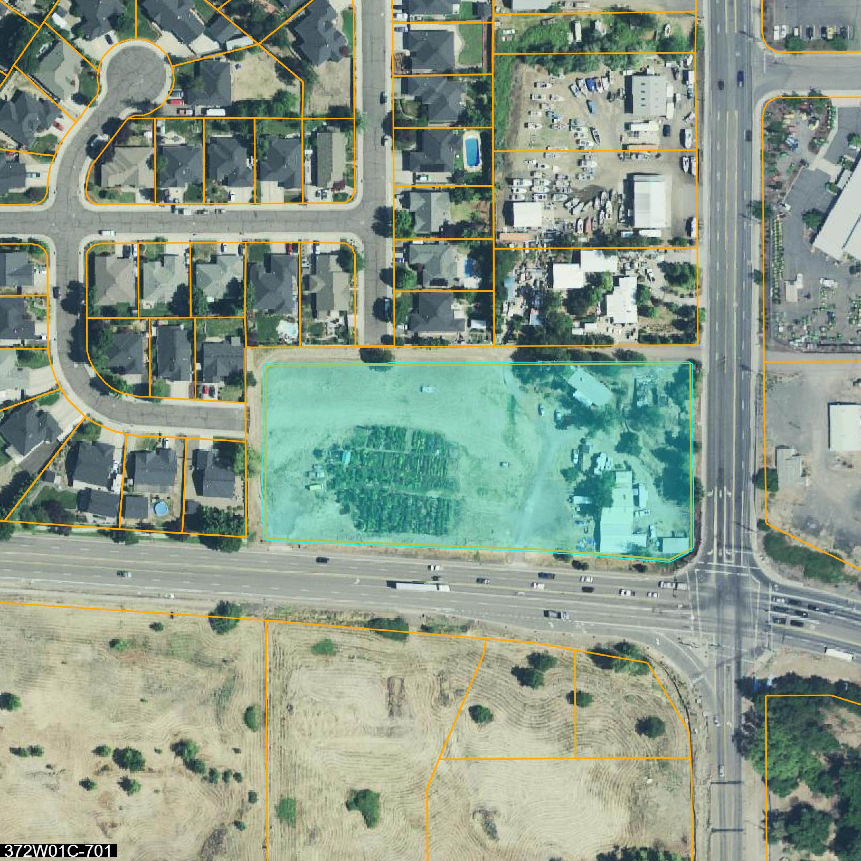 2.45 AC is available on this High Profile Corner. .75 ac is in escrow and is scheduled for development.  Zoning is C-5 and annexed into Central Point City Limits. 5 Minutes to Medford International Airport and I-5 freeway. City would like to see a small shopping center next to Central Point East neighborhood. Buyer to do their own due diligence with City of Central Point.
The propertyThe city is presently on a well and septic. A manufactured home and 1800 sq ft barn are on the property.