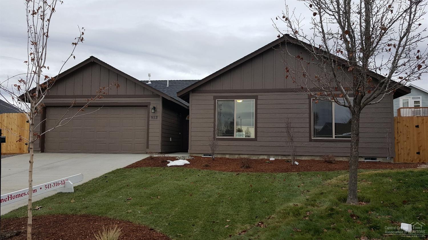New move in ready single level 3 bedroom, 2 bath home with 1,511 SF. This home offers a great room with vaulted ceilings. Spacious kitchen with knotty Alder cabinets, an island eating bar, stainless steel appliances and a large pantry. Master suite has large walk-in closet and dual sinks in the bathroom. Finishes include neutral paint tones, plush carpeting, wood laminate flooring, front yard landscaping with sprinklers and fully fenced.