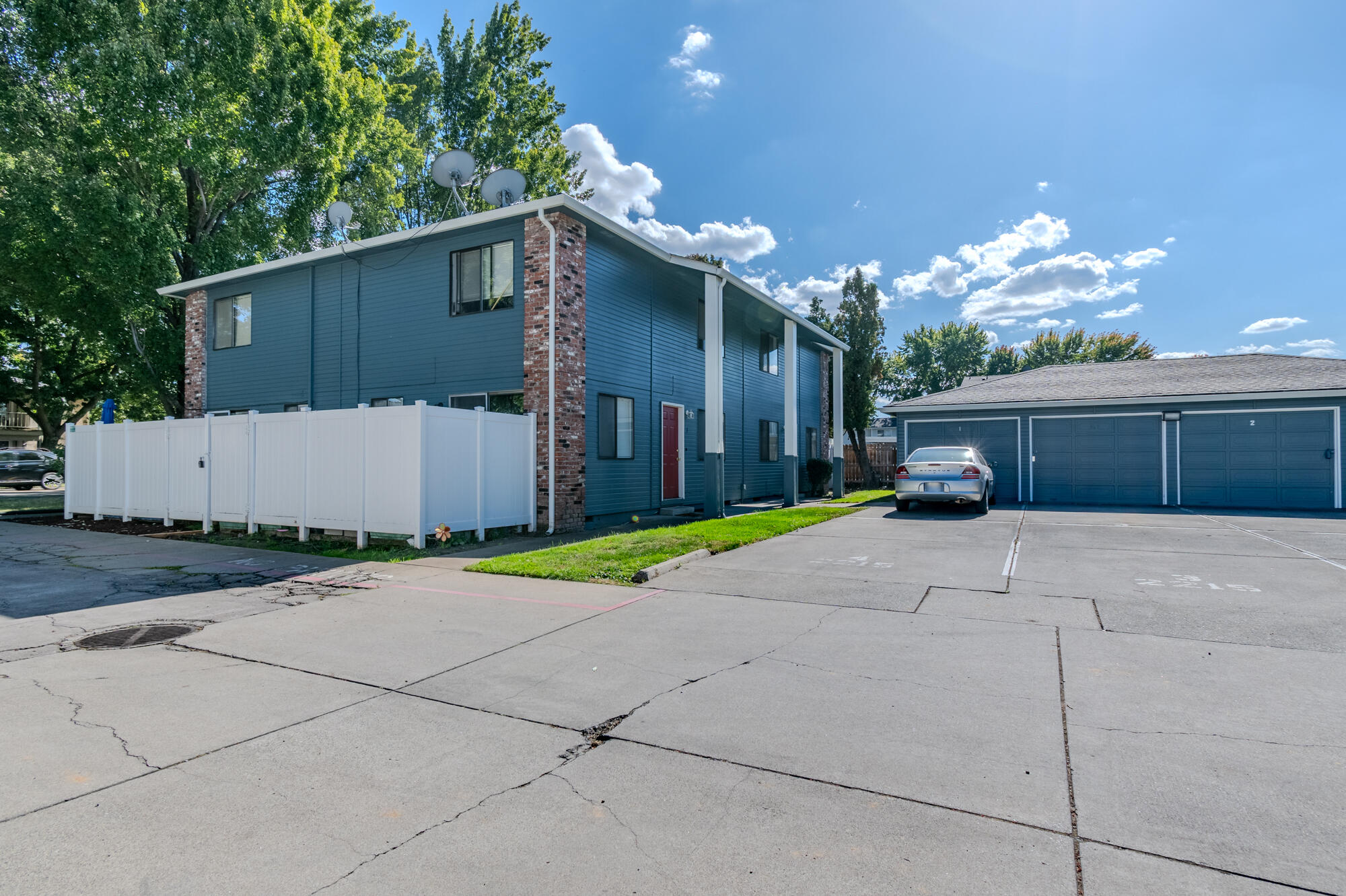 Colonial Park - Residential