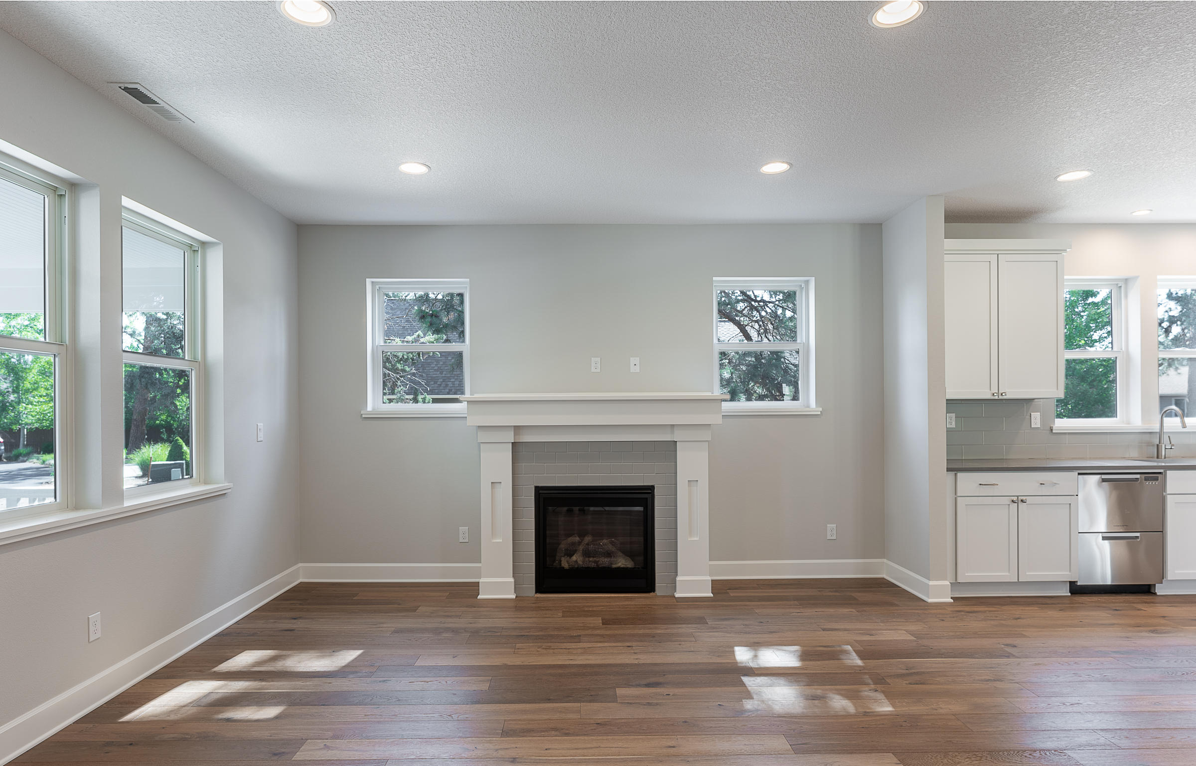 SaddleStone - Residential