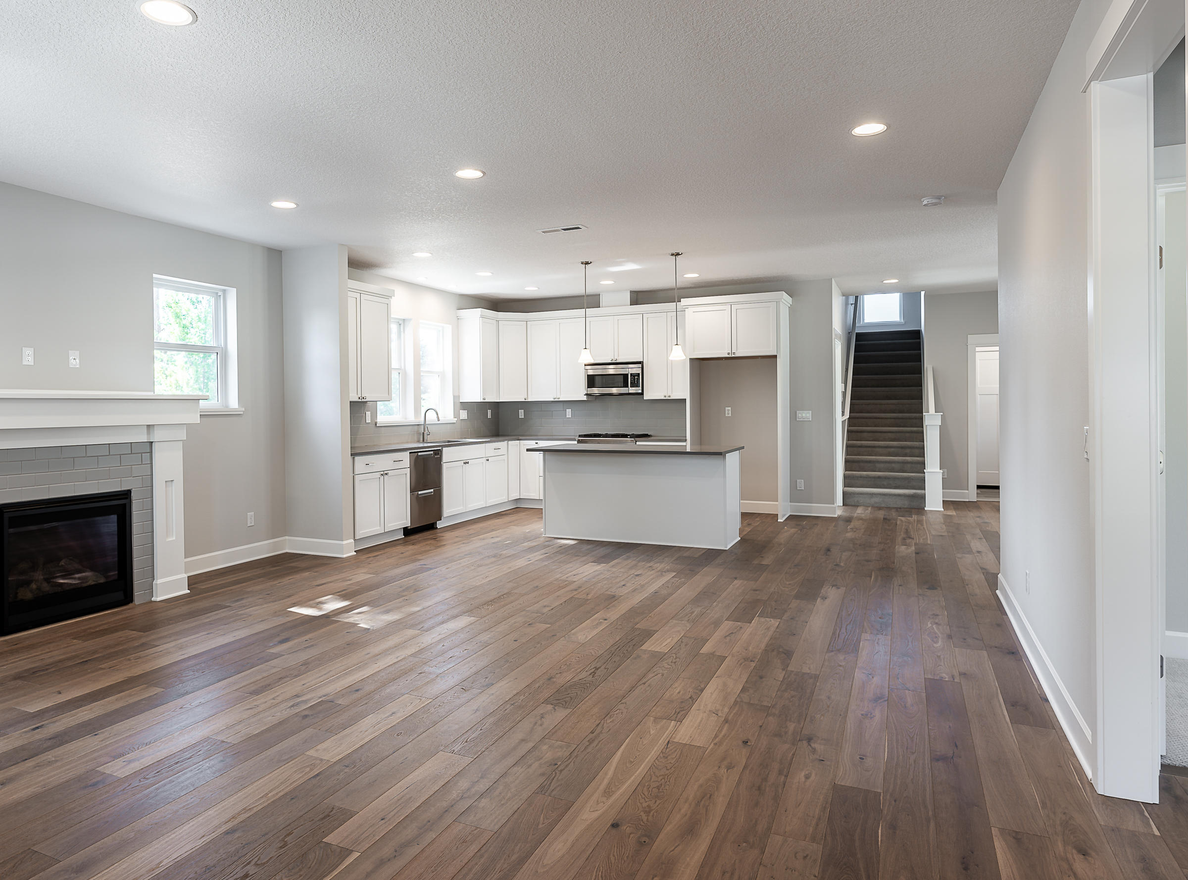 SaddleStone - Residential