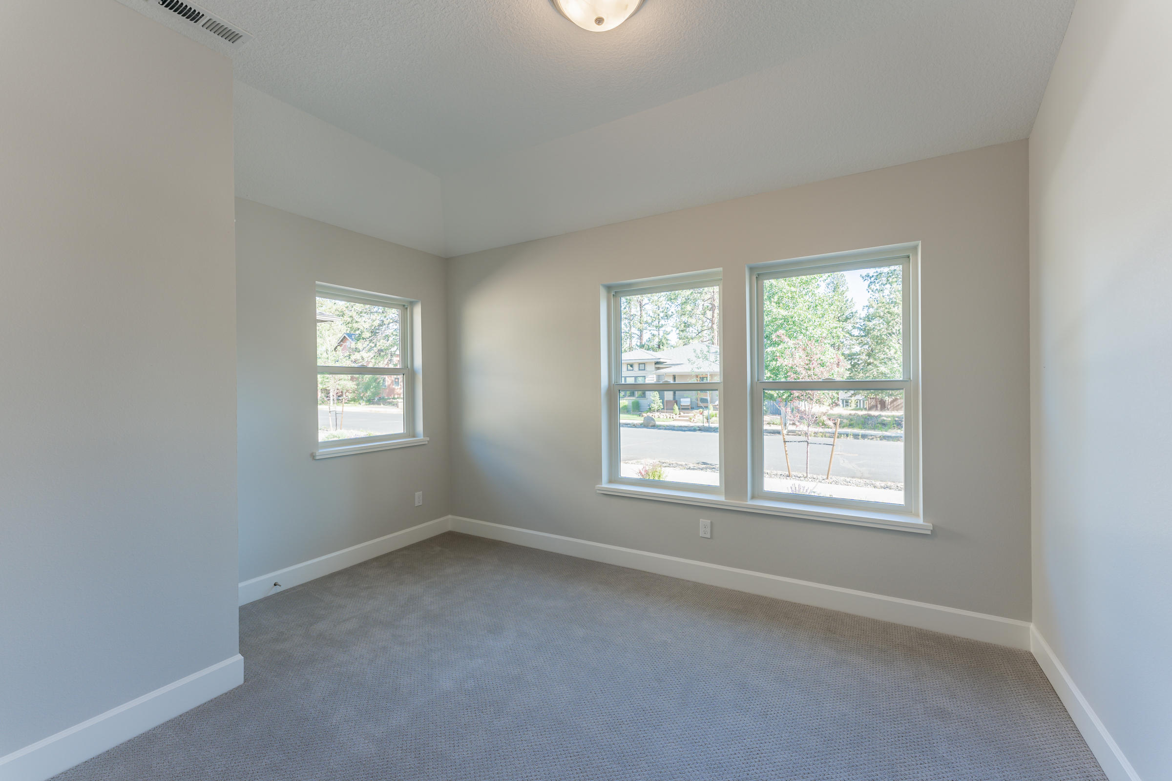 SaddleStone - Residential