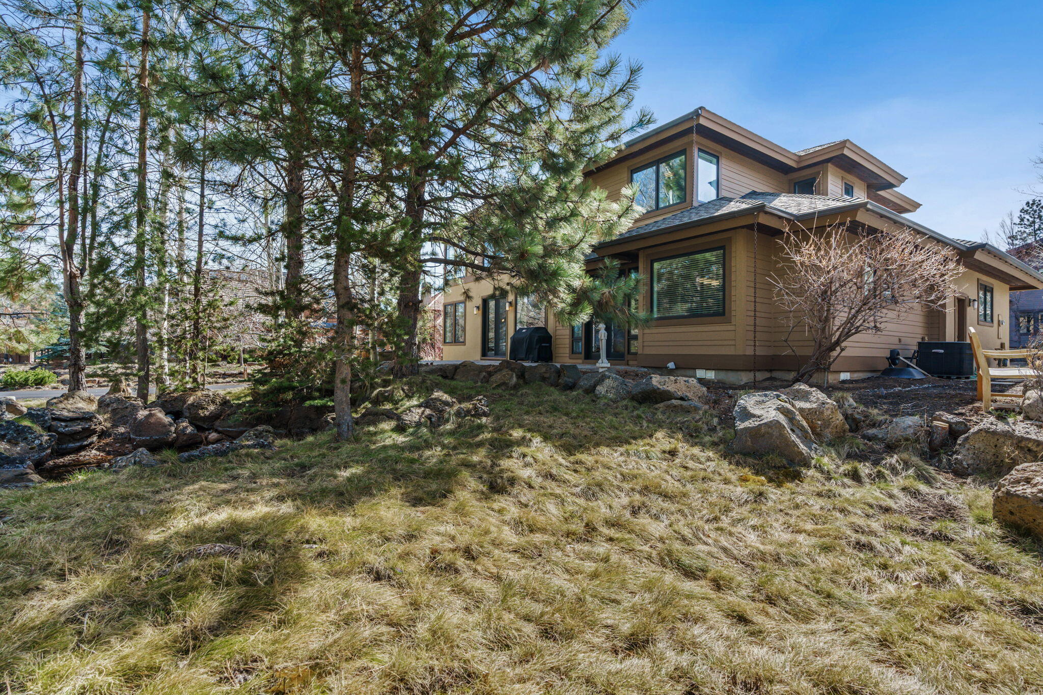 Three Pines - Residential