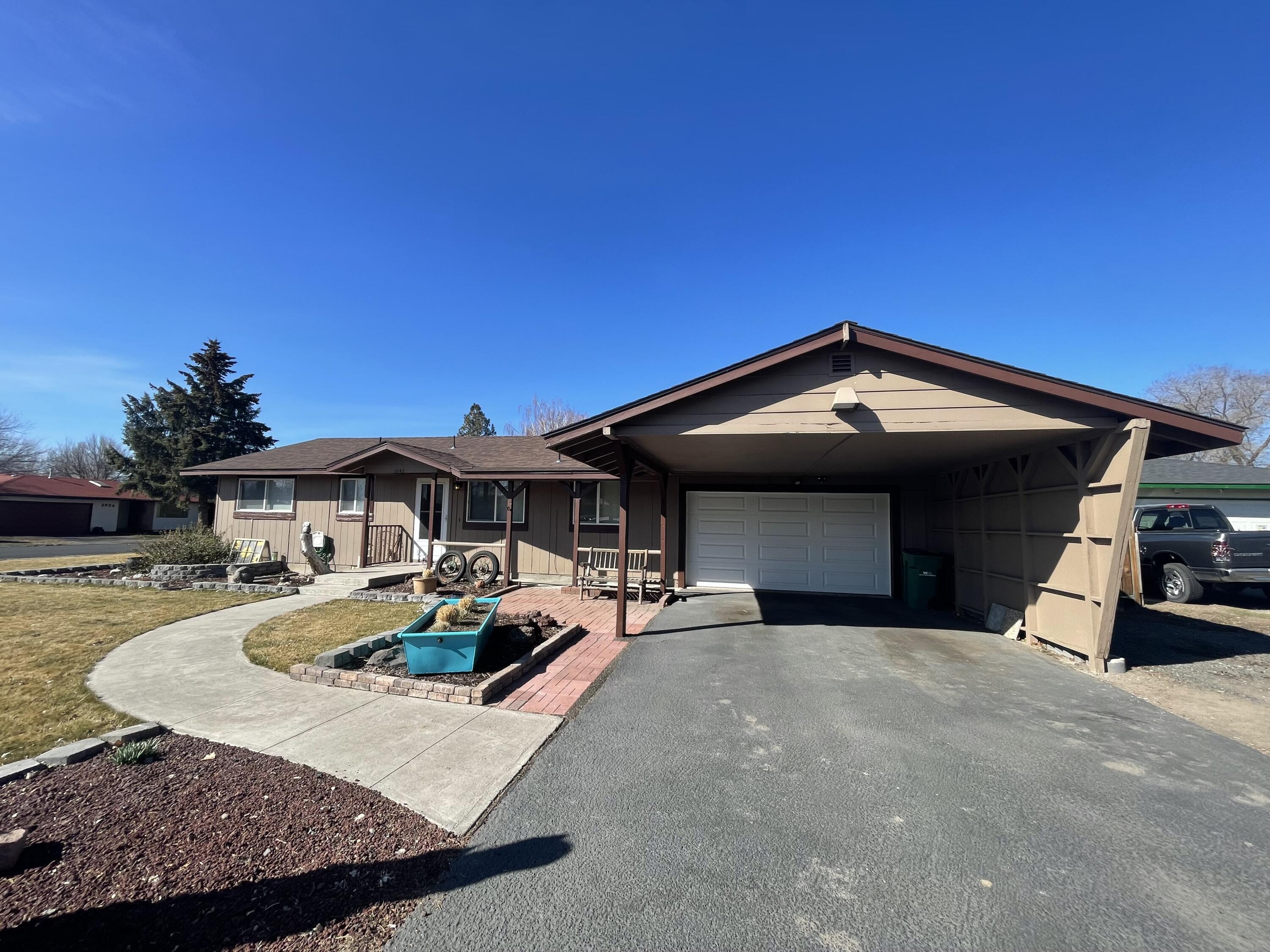 Old Orchard Manor - Residential