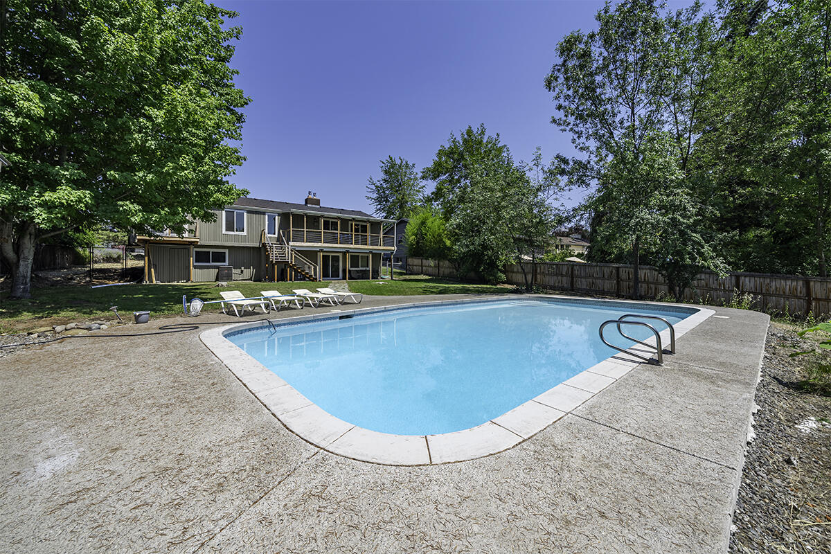 Siskiyou Village Unit No 1 - Residential
