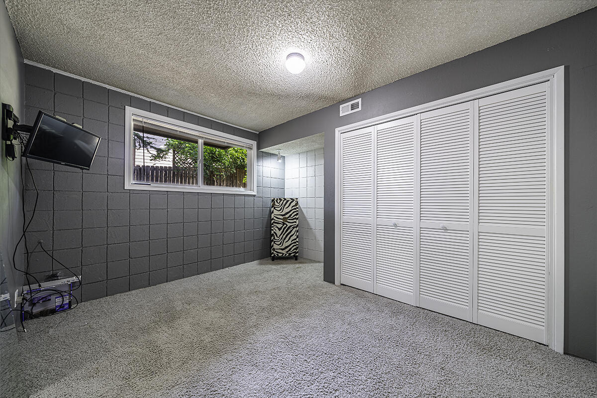 Siskiyou Village Unit No 1 - Residential