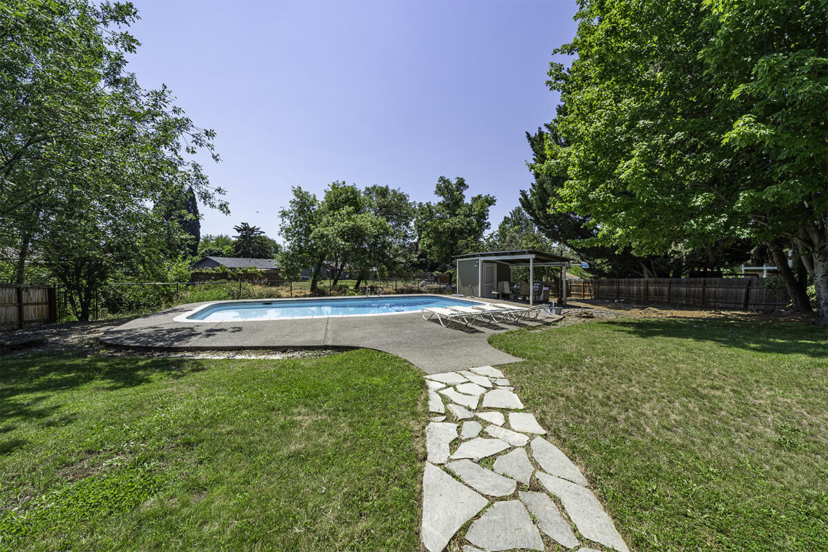 Siskiyou Village Unit No 1 - Residential