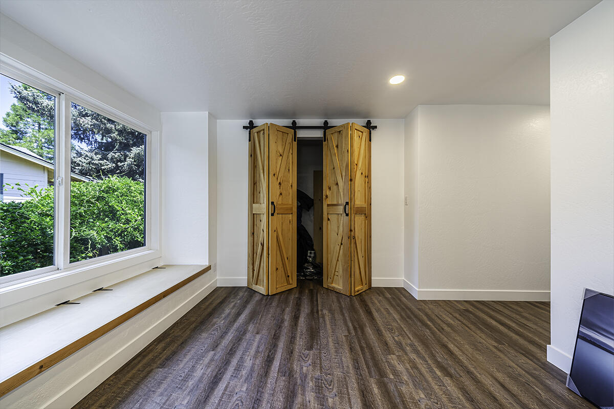 Siskiyou Village Unit No 1 - Residential