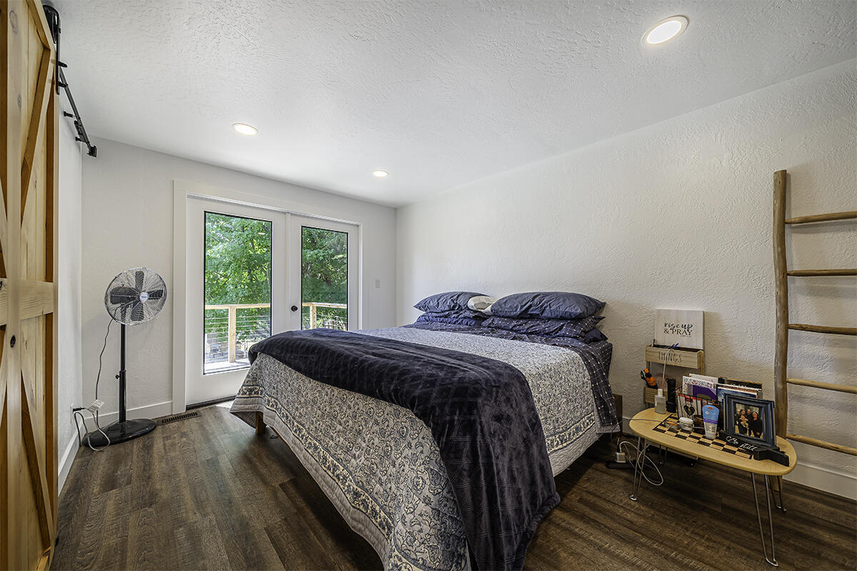 Siskiyou Village Unit No 1 - Residential