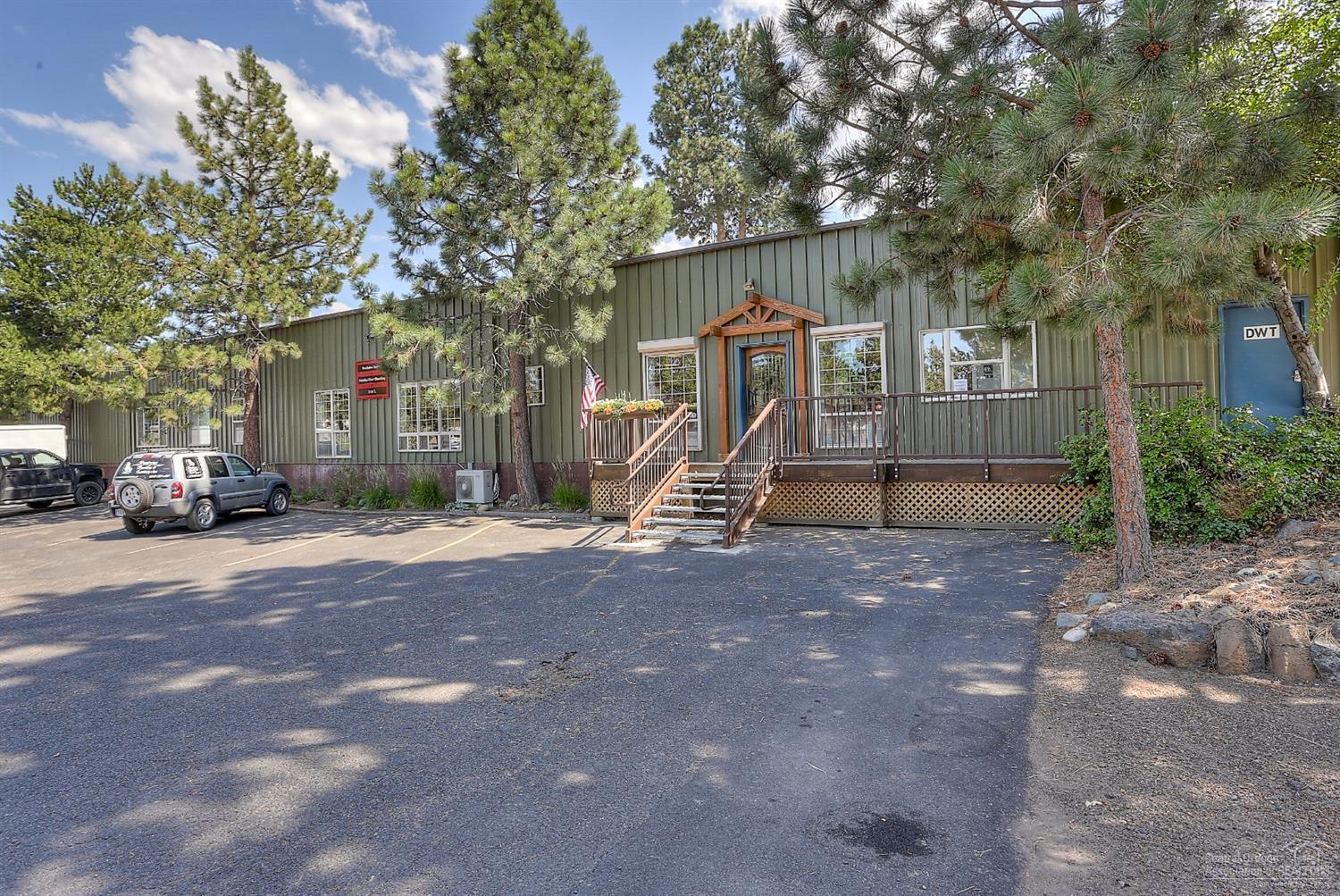 This 15,120 sf of commerical build on 1.19 acre located at the end of the cul-de-sac is being offered with a 6.5% cap rate. New 5 yr lease with 5 yr option to be executed at time of closing ($102,000 net to buyer per year).
