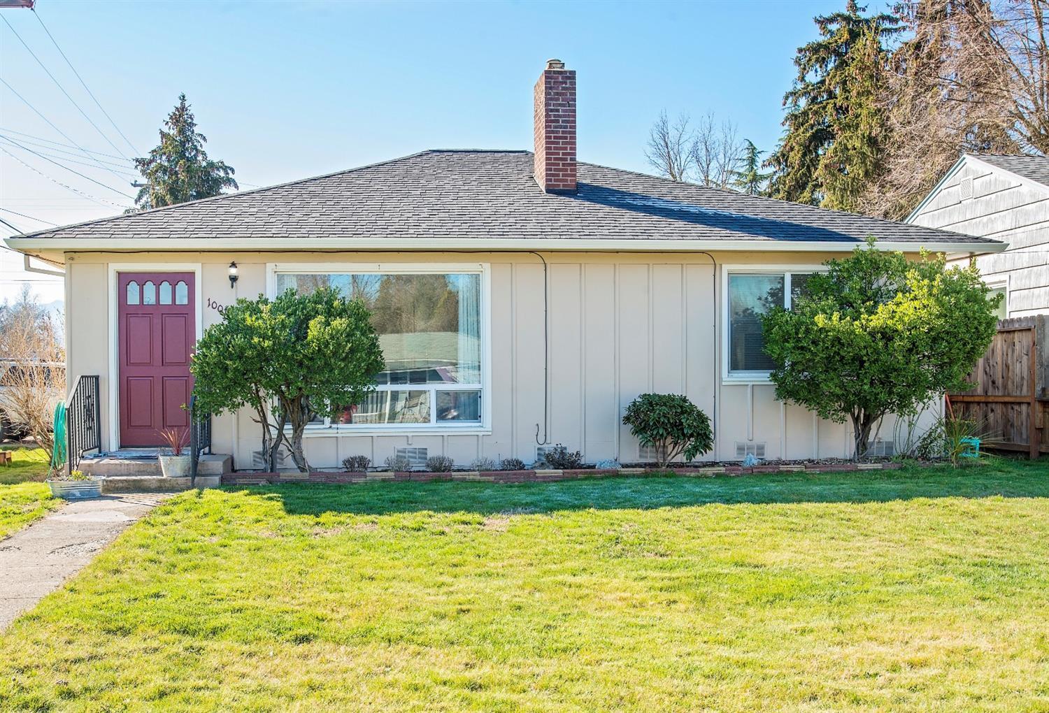 This home is immaculate, well maintained and is move-in ready! The living room is warm and inviting with a large picture window, a temperature-controlled gas fireplace and beautiful hardwood floors. The galley kitchen has updated appliances and painted solid wood cabinets. You'll love the large bathroom and the nice sized master bedroom with double closets and built-ins. If you like to spend your time outdoors, the fenced backyard provides enough room to play while the darling screened-in porch will give you a way to enjoy some fresh air out of the sun. Call today to schedule a showing!