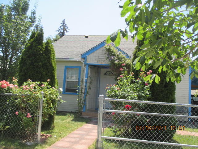 Well maintained 2BR/1BA home located just off of Washburn Way.  The yard is nicely landscaped and flowers can be found through out yard.  Fully fenced yard, a covered patio and an attached carport.