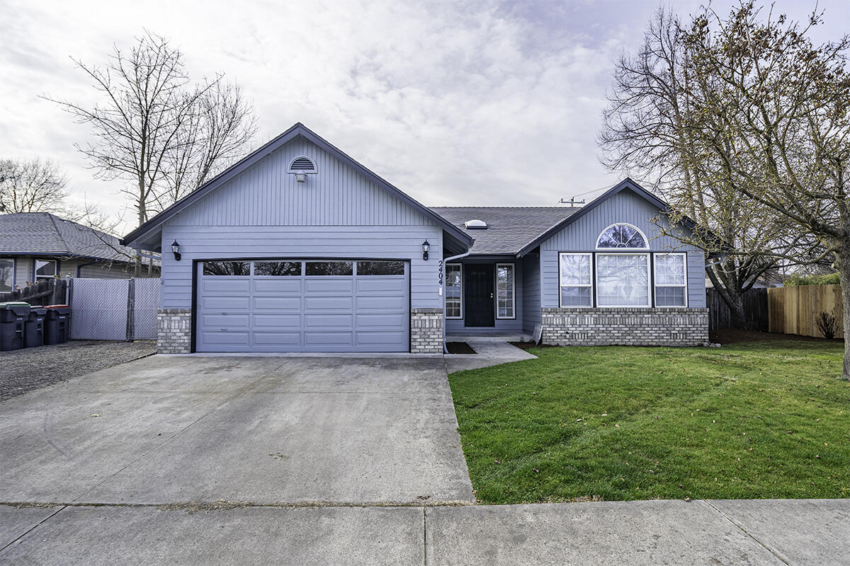 Excellent E Medford location. This home offers 3 bedrooms, 2 full baths, 1503 square feet of living space includes a 2 car attached garage with RV parking. Large corner lot
provides ample space for the avid gardener. Conveniently located just minutes from grocery stores, shopping and dining. Home has been extensively updated. Those features include newer roof and newer flooring, granite countertops throughout with new sinks and plumbing fixtures, new dishwasher and refrigerator. New exterior and interior paint, new light fixtures throughout, newer water heater, new blinds. New concrete patio and a new fence. A must see!!