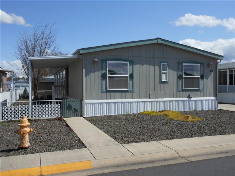 Well maintained 3 bedroom plus den, 2 bath home in 55+ Community. Nice & bright with an open floor plan. New roof in 2009, updated in 2004.
