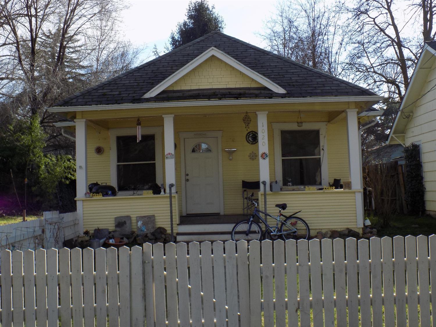 Awesome investment potential in desirable area of East Medford. Existing home is currently being rented for $825/month; extra large lot has potential to build two more duplexes. Buyer to do own diligence regarding any future development.