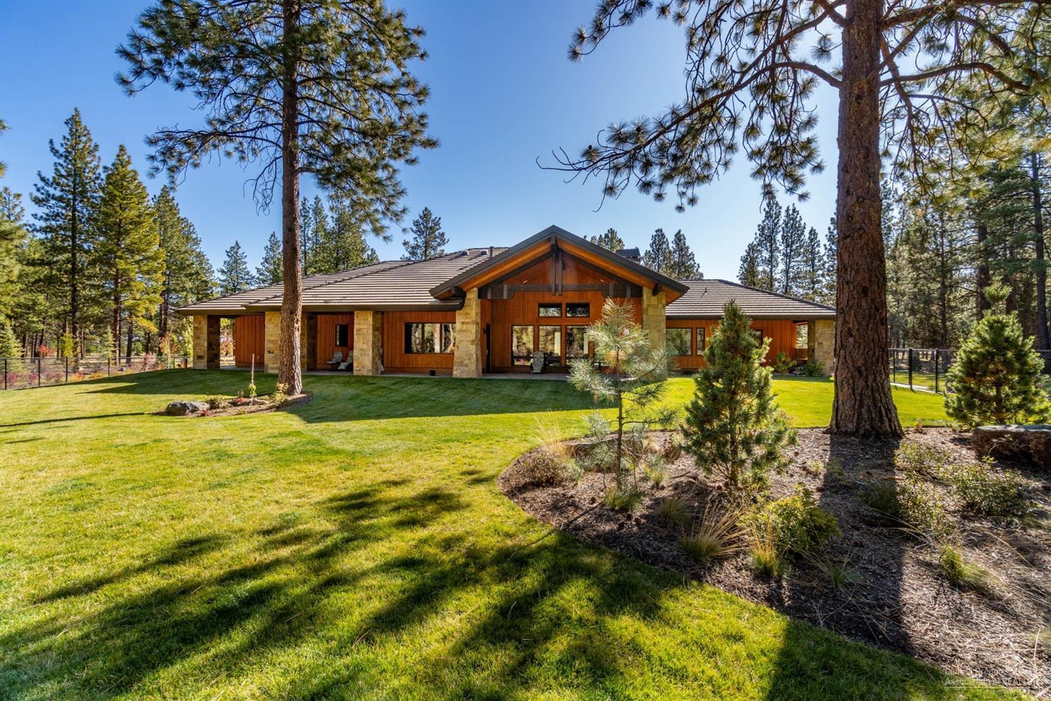 The Highlands at Broken Top - Residential