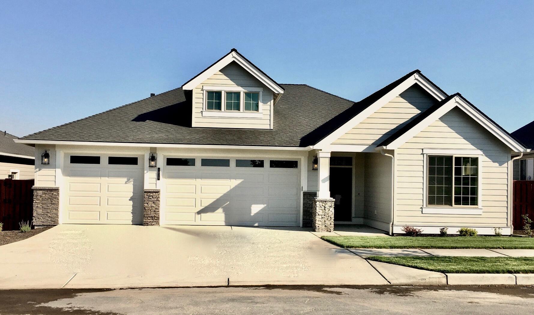 Beautiful Chase floorplan by Pahlisch in Ochoco Pointe!  3 bed 2 bath 2092 sqft with perfect location across from the pool.  Practically brand new finished in August of 2020.  Upscale finishes throughout including Luxury Vinyl Plank flooring, quartz counters, SS appliances, and double vanity primary bathroom with soaking tub.  Neighborhood includes kiddie park, sports court, pool, walking trail, and green spaces. Come see what Prineville can offer!  Wonderful schools, small town feel within 40 minutes to Bend and 25 minutes to Smith Rock!