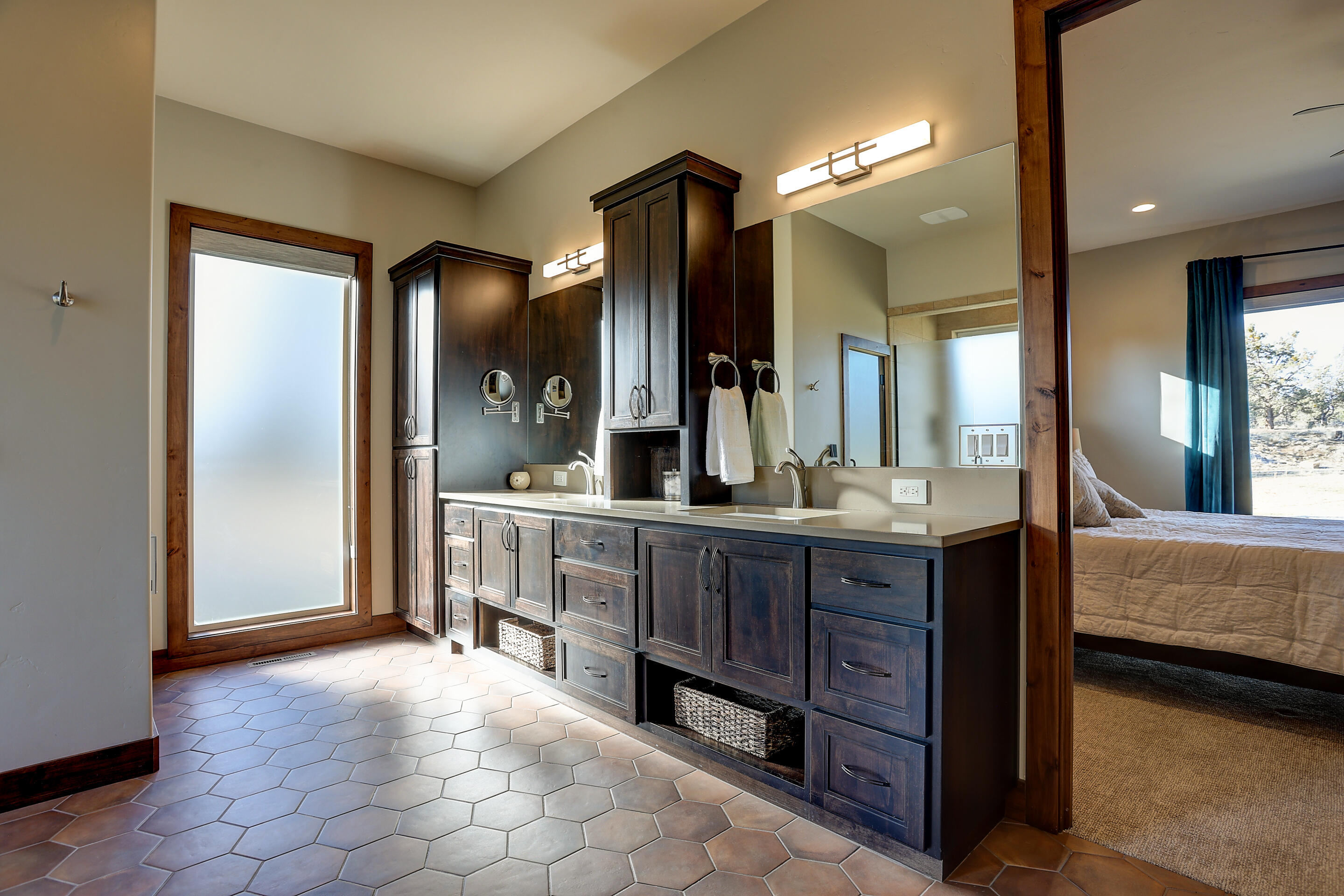 Pacific Cascade Hts - Residential