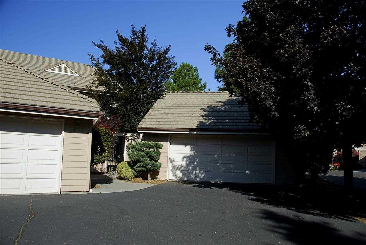 Waterfront Condominium In Desirable Harbor Isles. Views North With Fantastic Sunsets. This Condo Was A Corporate Unit- Excellent Condition And Newer Carpeting. 4 Bedroom Although One Does Not Have A Closet, But Could Be Easily Added To A Place Space That Is Already Present. Close To 18-hole Golf Course, Restaurant, And Tennis Fitness Center. Only Minutes From Oit, Sky Lakes Hospital, And Downtown. Ease Of Maintenance With Hoa Taking Care Of Exterior.
