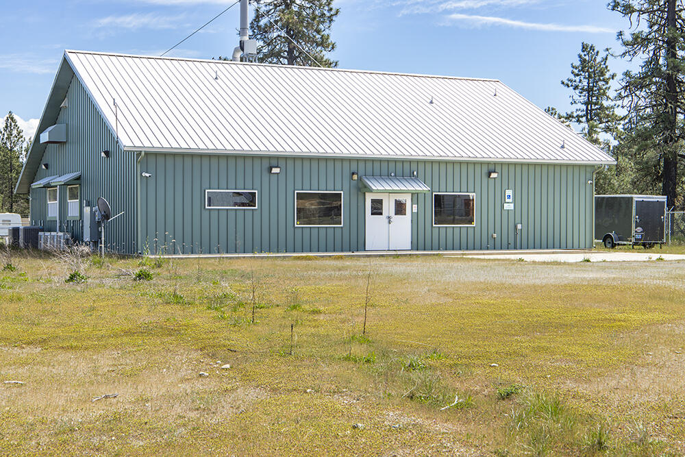 Exceptional chance to own this 3060 sq ft commercial building! Set on a securely fenced 1.38-acre lot zoned Rural Industrial, the property offers versatility for various businesses, including a professional lab setup. Built in 2019, it features private office space, ADA-compliant amenities, 3-phase power, backup diesel generator, specialized facilities like flammable chemical storage rooms, state-of-the-art HVAC, and compliant lab environment. Owner financing possible. Lab equipment and personal property for sale separately. Don't miss this chance to establish or expand your business in this strategically located, meticulously designed space!