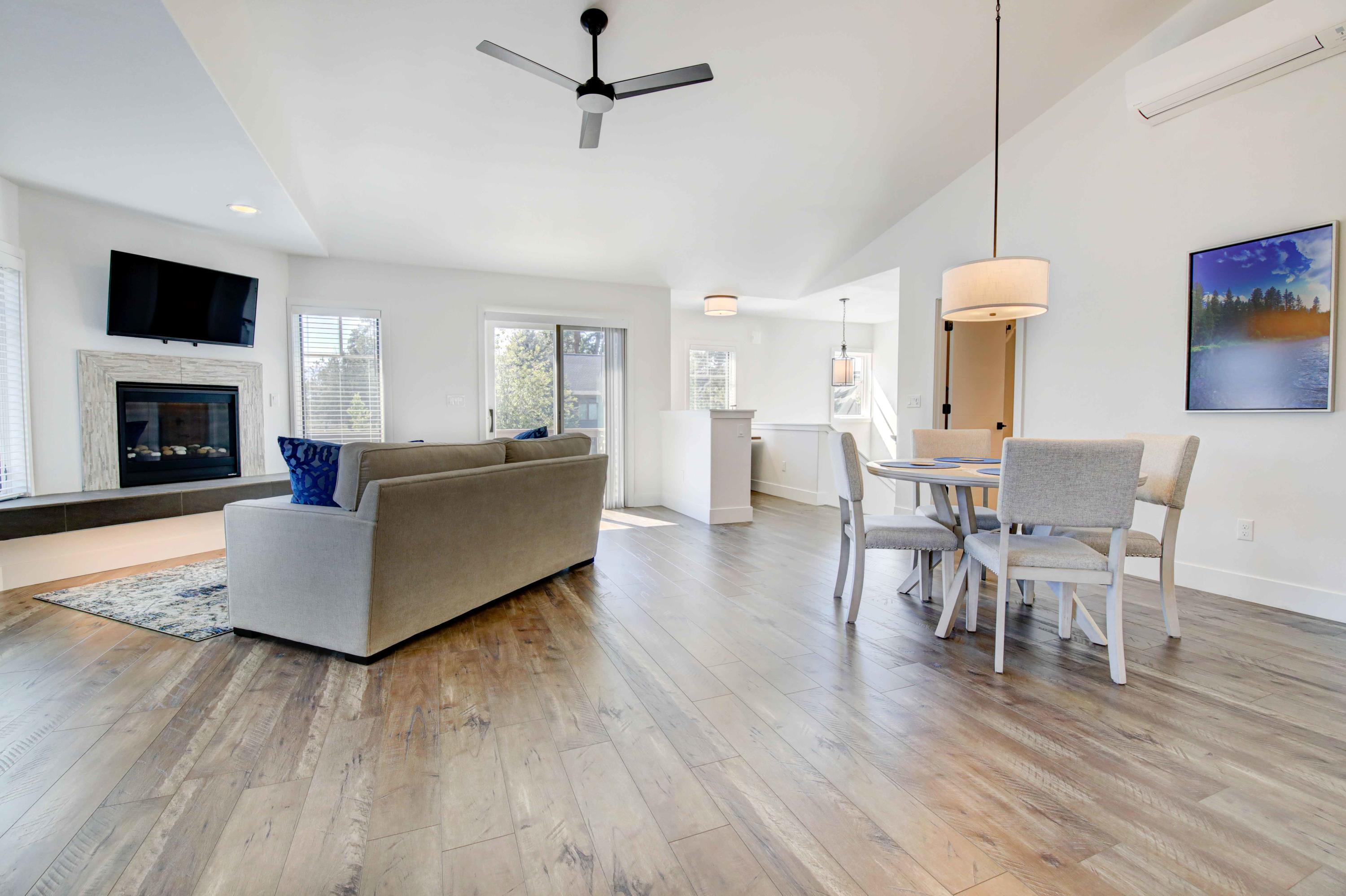 Pine Meadow Vill - Residential