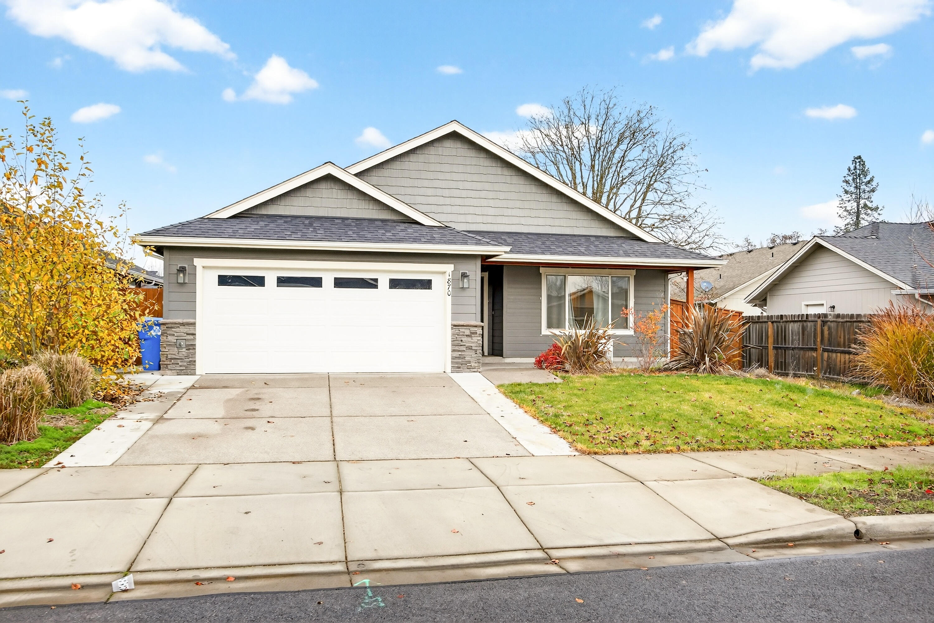 Built in 2022 by Northridge Homes LLC . Located in the highly sought-after Summerfield North Estates within GP School District 7.
Granite counter tops, walk-in Pantry,Vaulted ceilings, open floor plan and great for entertaining. Backyard covered patio.
Inside laundry room. 3 bedrooms and a wonderful walk-in closet in the primary bedroom. Bathroom have high granite counters with double sinks.
You will want to take a look at this one.