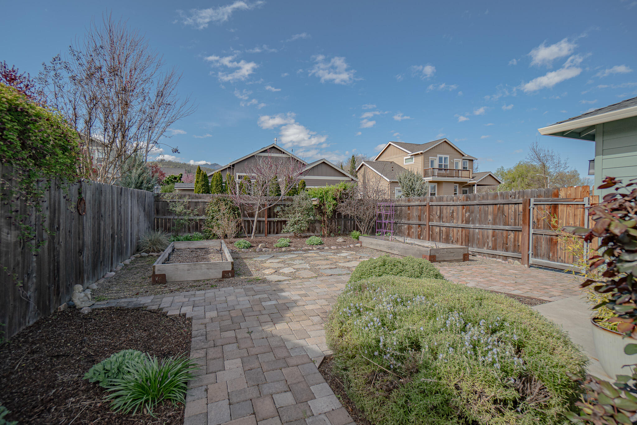 Kamerin Springs - Residential