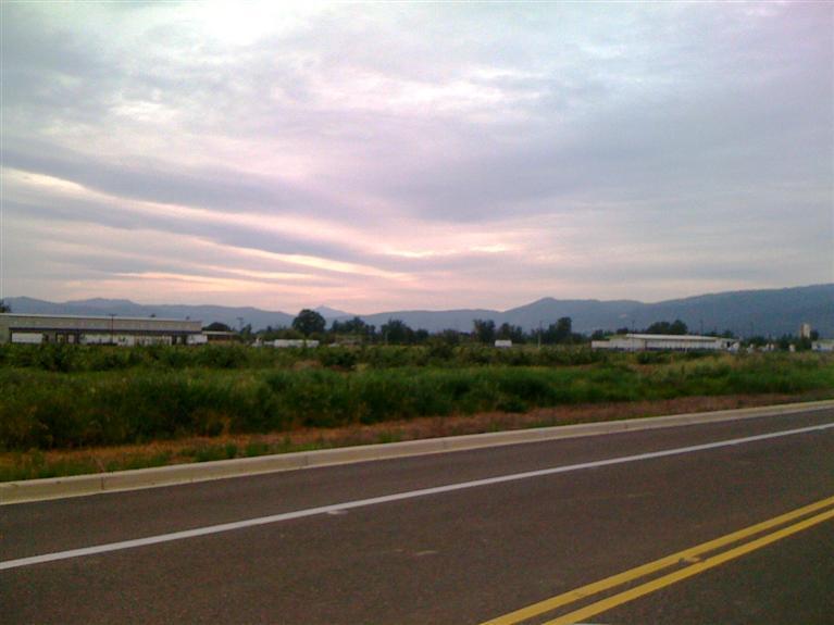 M-1 Zoning allows a wide range of uses from manufacturing to warehouse, assembly. Utilities to lot line. Purchase of larger 4 tracts will be considered. Federal Way constructed to heavy truck standards. I-5/Pine Street interchange .4 miles. Rogue VAlley Airport .3 miles. All lots outside 100 year flood plain.