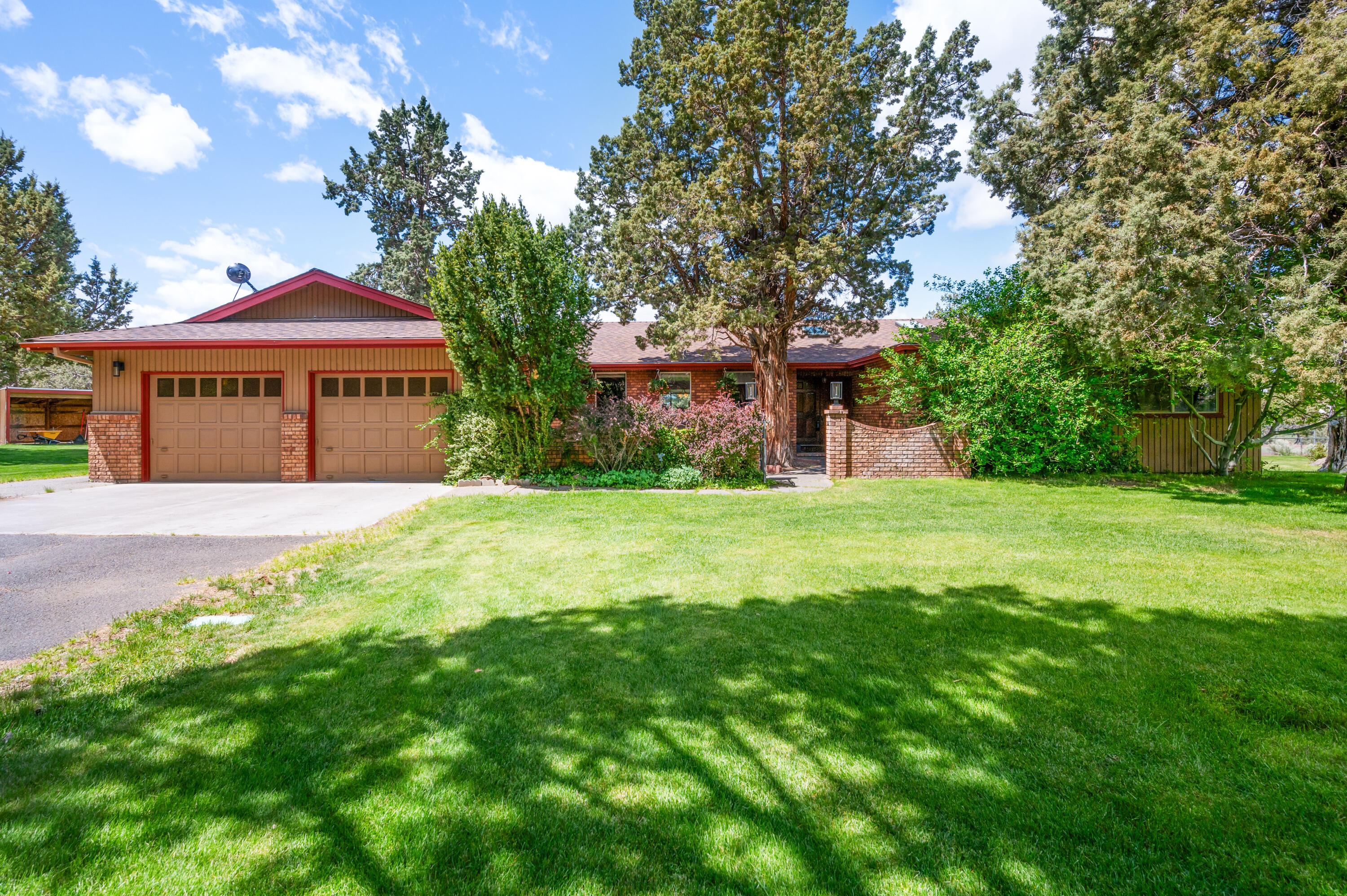 White Rock Ranchette - Residential