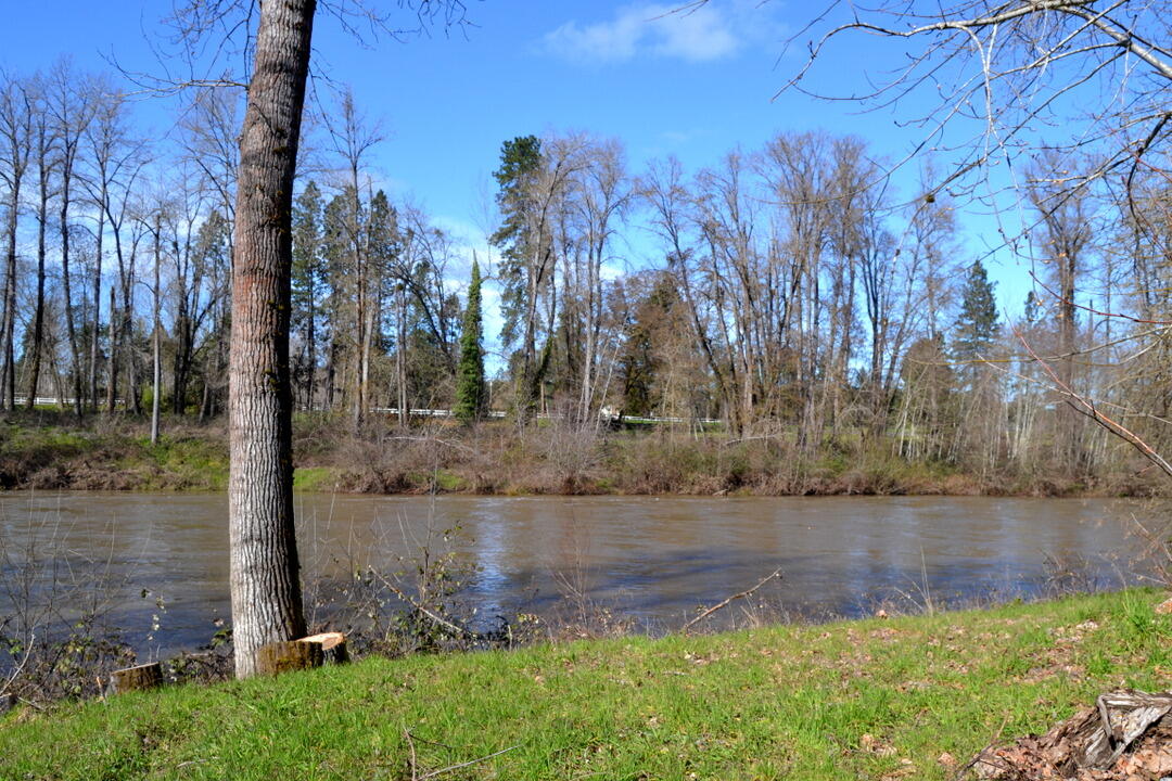 Riverwalk - Land