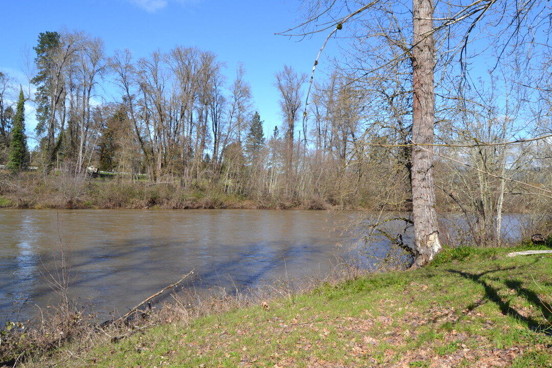 Riverwalk - Land
