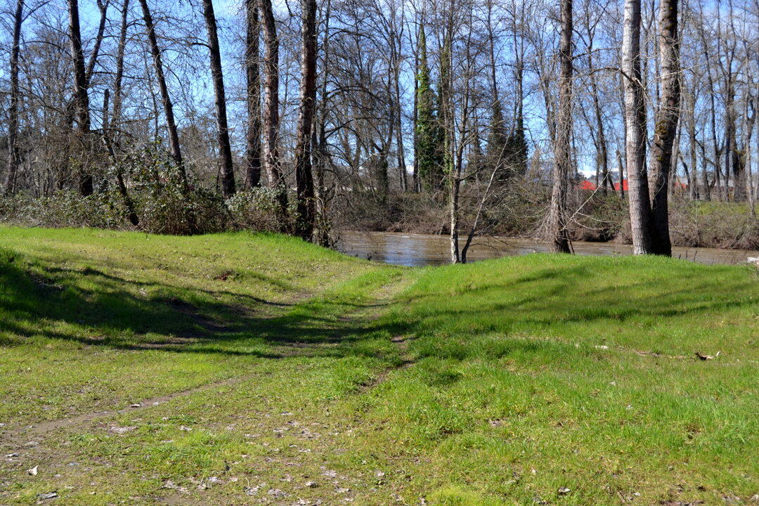 Riverwalk - Land