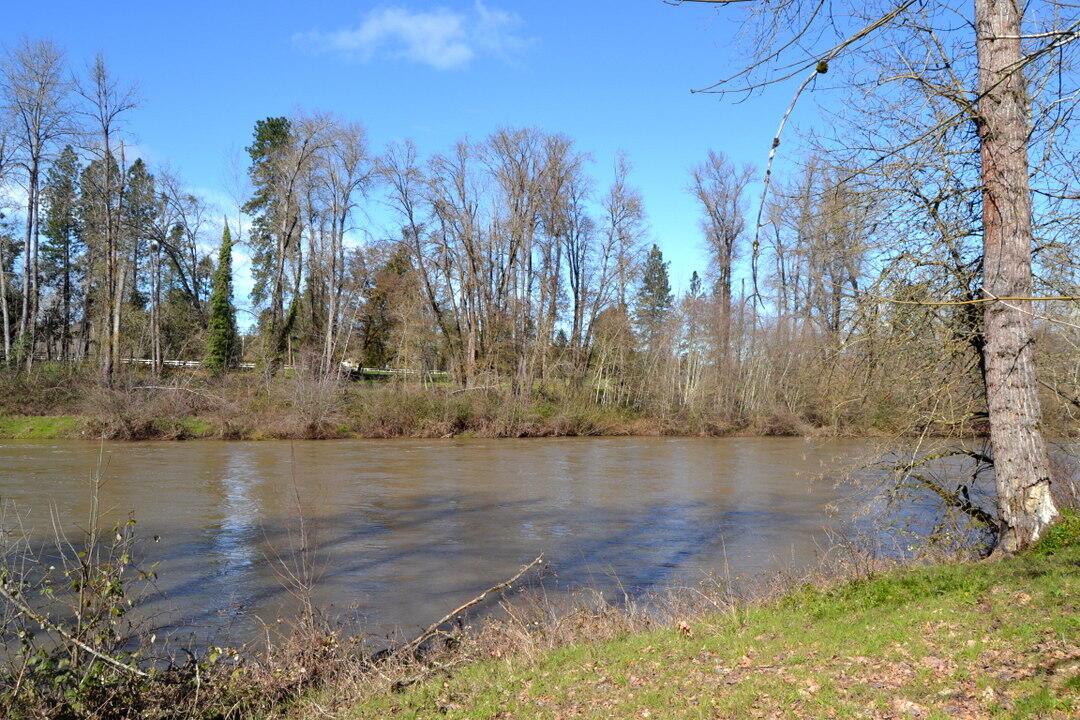 Riverwalk - Land