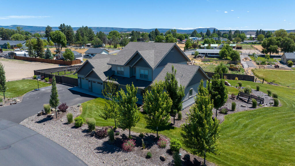 Saddle Ridge - Residential