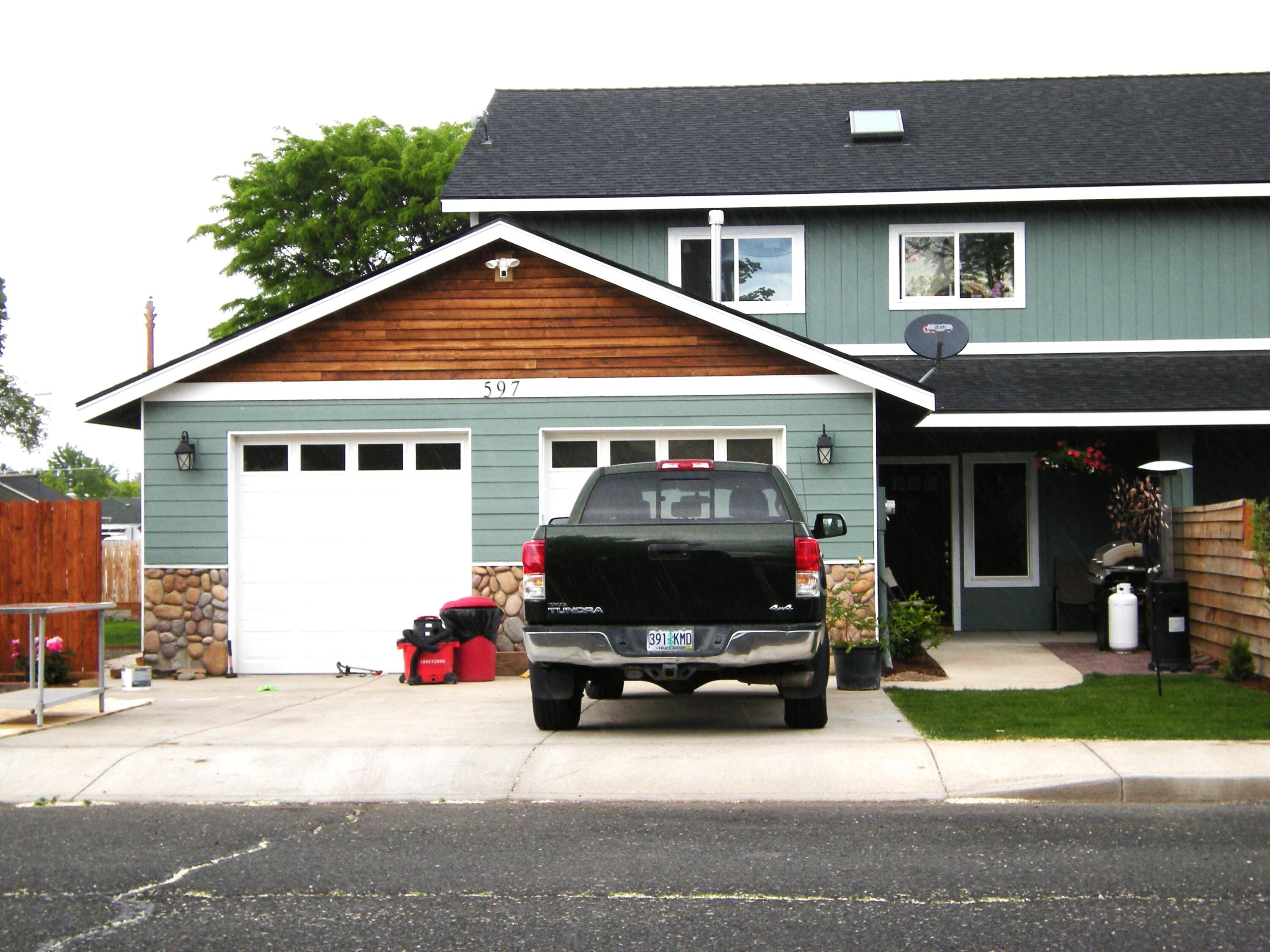This town home offers hard surface counters, hickory cabinets, engineered laminate flooring, solid wood trim, stainless steel appliances, and ductless heating & cooling. It also includes an insulated and oversized two door 2-car garage with openers, auto sprinklers, nice side yard, a patio and fencing,  Watch the fireworks from home without the crowd. Close to all that the city of Prineville has to offer, Medical services, Golfing, Fishing, Boating, Walking trails, great restaurants, and a short drive to the mountains for camping and hunting.
