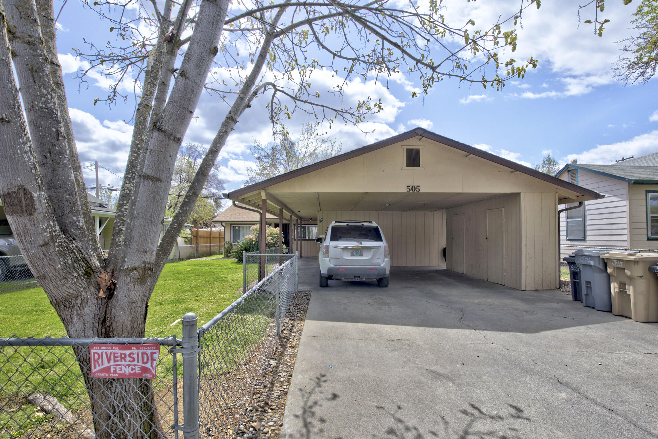 MOTIVATED SELLER! BRING ALL OFFERS. Welcome to 505 SE J St! Well maintained duplex offering 2 bed, 1 bath units with open concept, good size living area. One unit has been upgraded with new paint, flooring, & landscaping. The other unit has been rented to long term tenants & has been well maintained. There also is a shared covered front lawn & covered carport for parking!
Upgraded unit will be vacant at close of escrow.  Come tour this one before it's gone!