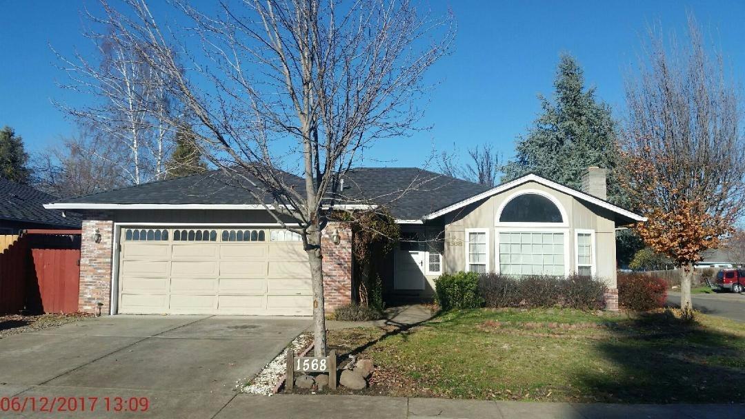 3bd/2ba corner lot with two living areas, nice open floor plan, fireplace, vaulted ceiling. Lots of storage thru-out. Master bedroom has large walk-in closet, private bath with door to exterior patio for convenience. Needs some TLC and is an opportunity for buyers to get some sweat equity.
