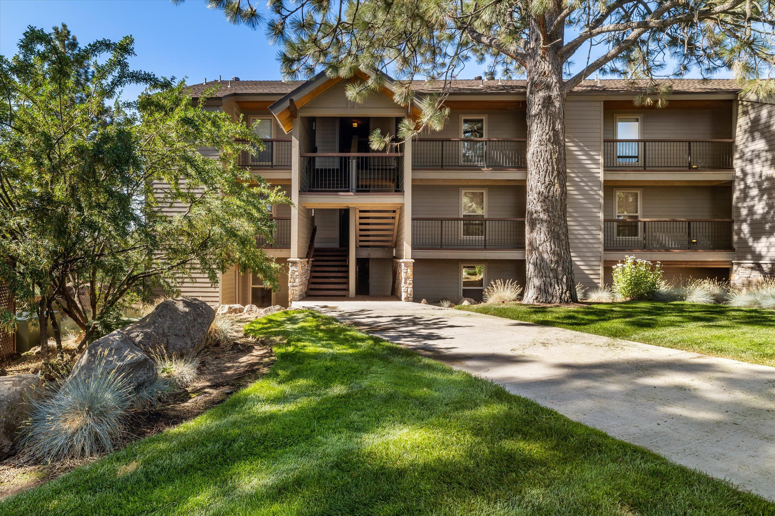 Welcome to your Central Oregon basecamp in this ground-floor retreat. Step outside onto a private patio framed by natural rock outcroppings and scenic forest views. Direct access to the Deschutes River Trail and the world-renowned Phil's Trail mountain biking network—outdoor adventure is literally at your doorstep. This fully furnished 1-bedroom, 1-bath condo includes a convenient pull-down Murphy bed for extra sleeping space. Whether you're unwinding by the fireplace or gearing up for your next outdoor excursion, this unit offers the perfect blend of comfort and adventure. Resort amenities include a heated pool, multiple hot tubs, tennis and pickleball courts, disc golf,  rafting, and even winter ice skating. As the closest lodging to Mt. Bachelor, this is your gateway to skiing, snowboarding, and exploring the Deschutes National Forest and Three Sisters Wilderness.