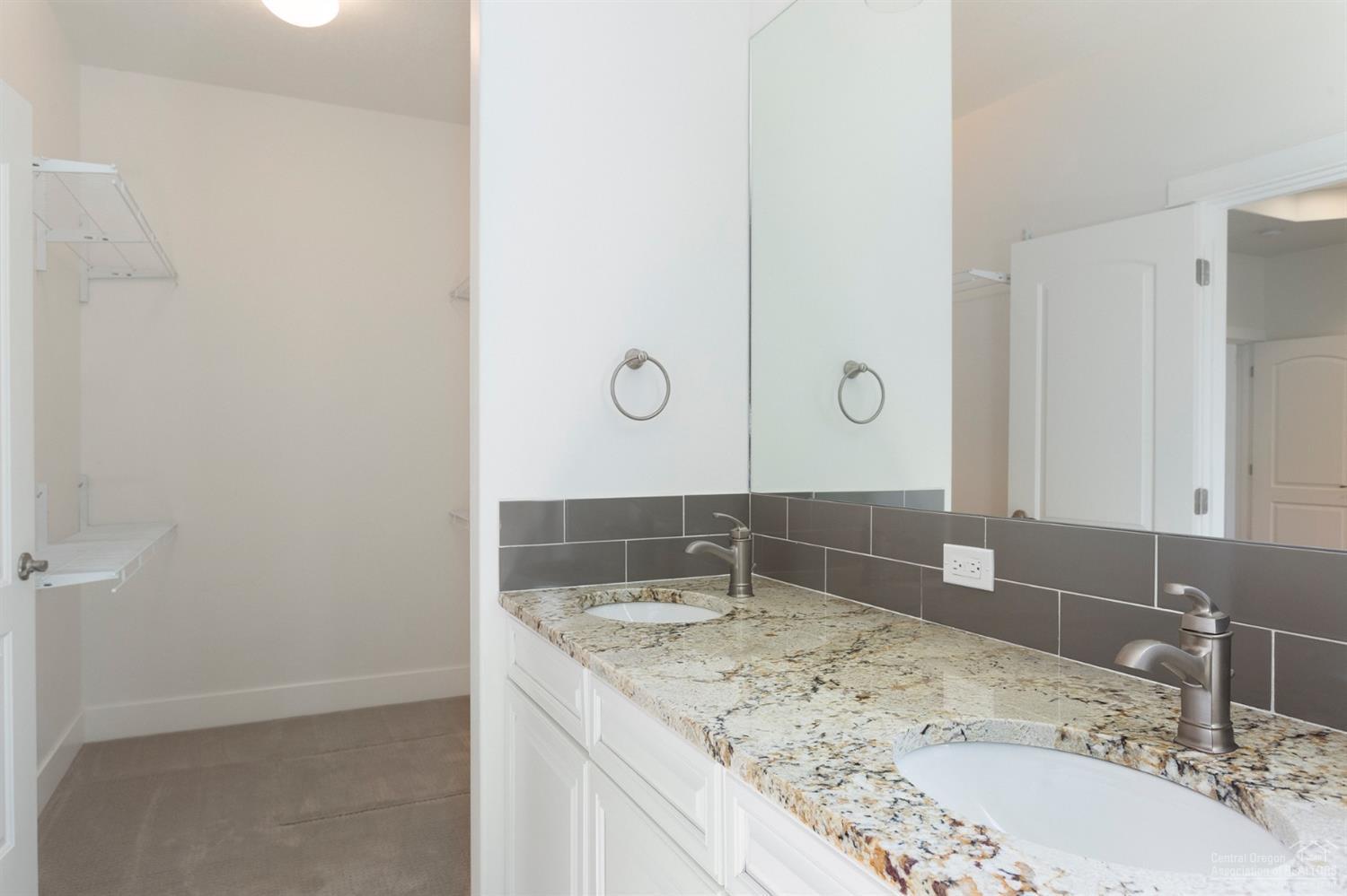 Ni Lah Sha Village - Residential