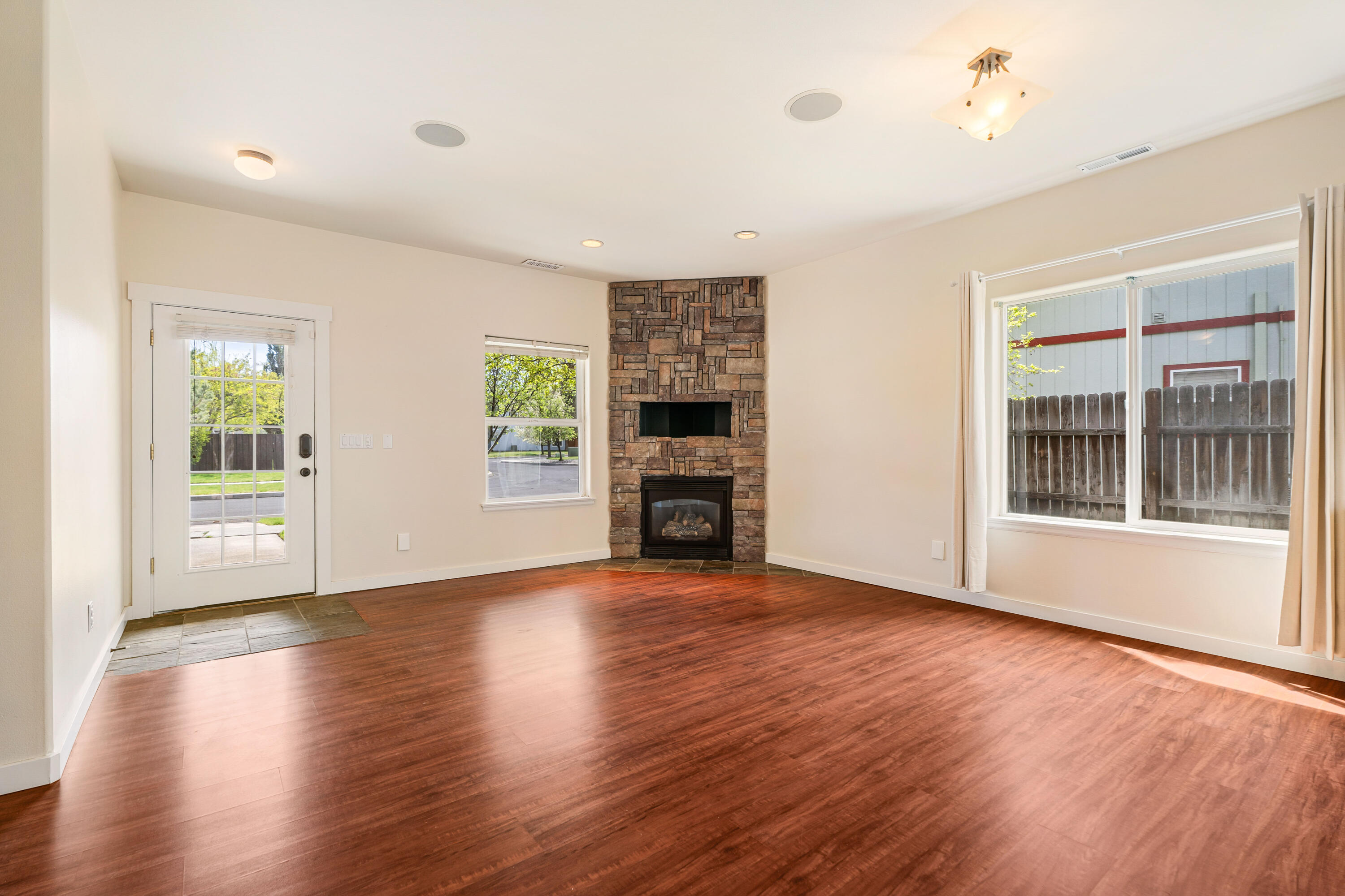 Larkspur - Residential