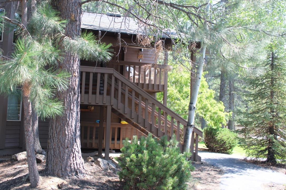 This is an ALL play & NO work vacation! Own a 1/4 (12 week) deeded co-ownership. Beautifully decorated, bright upstairs condo, looks over natural terrain. The condo has vaulted ceilings, skylight, lets the natural light, open floor plan. Snuggle in front of gas fireplace, enjoy a soak in the master bathroom jet tub. Take a swim or relax by the onsite pool. Ideally located close to the Village & SHARC. Easy access to 35 miles of paths. HOA includes ALL UTILITIES, taxes, building insurance, SROA + more. Non-smoking and pet rules apply. RCI membership available.