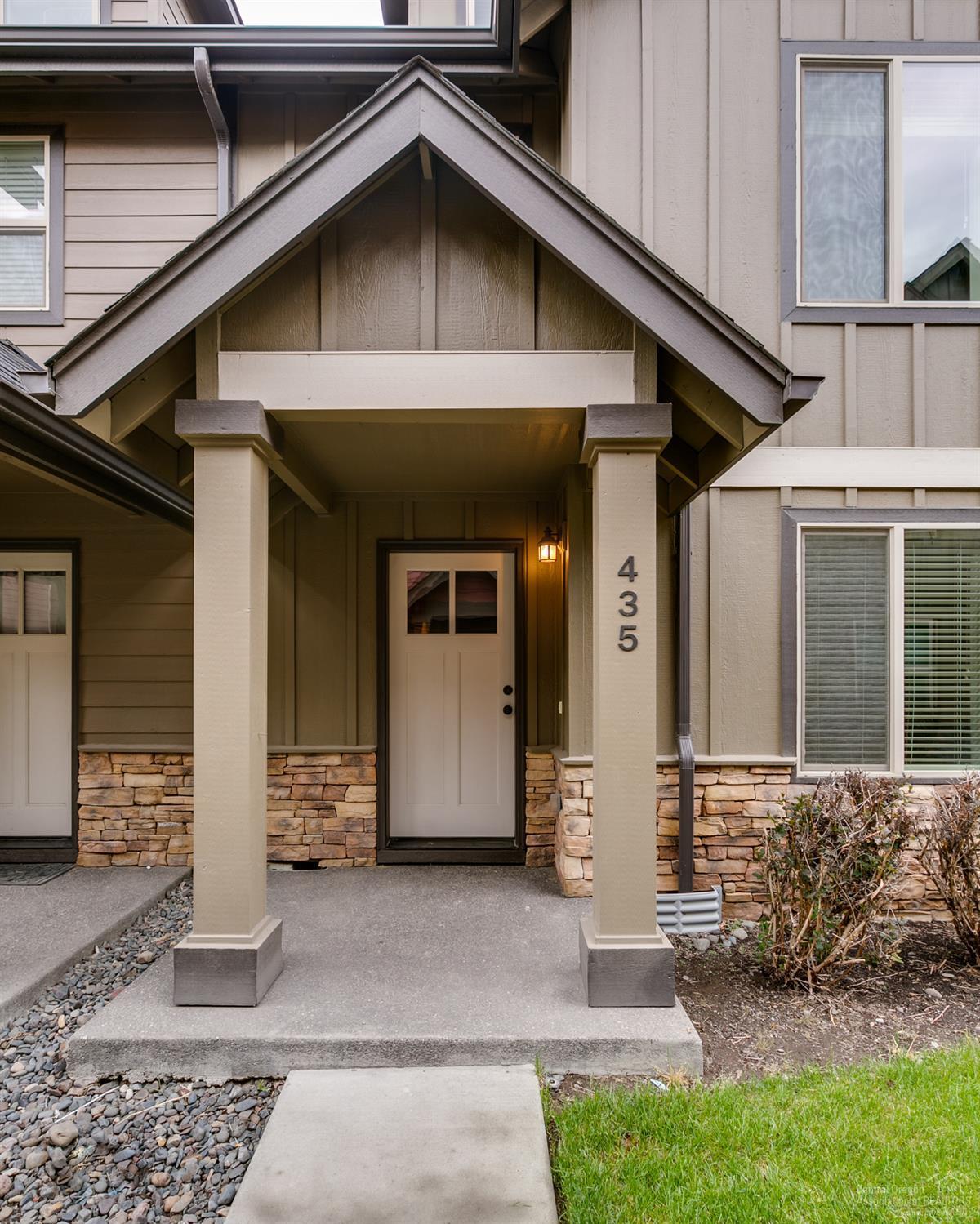 Investment opportunity or town home living in desirable NW Redmond! 3 bedroom, 2.5 bath, 1650 sf, tri-level townhome in the Fairhaven Vista neighborhood. Open great room floor plan w/gas fireplace, dining area & efficient kitchen w/ breakfast bar. Second story features a spacious Master Ste w/large private bath. Additional Master has adjoining Jack & Jill style bath. Additional amenities include a private third story bedroom, laundry room, plenty of storage & single car garage. Refrigerator, washer, dryer included - Turn Key!