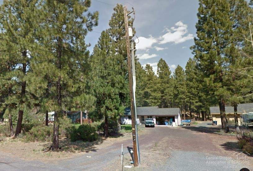 This 3 bedroom, 2 bath stick-built home I located in Deschutes RiverWoods. Home is in need of TLC.