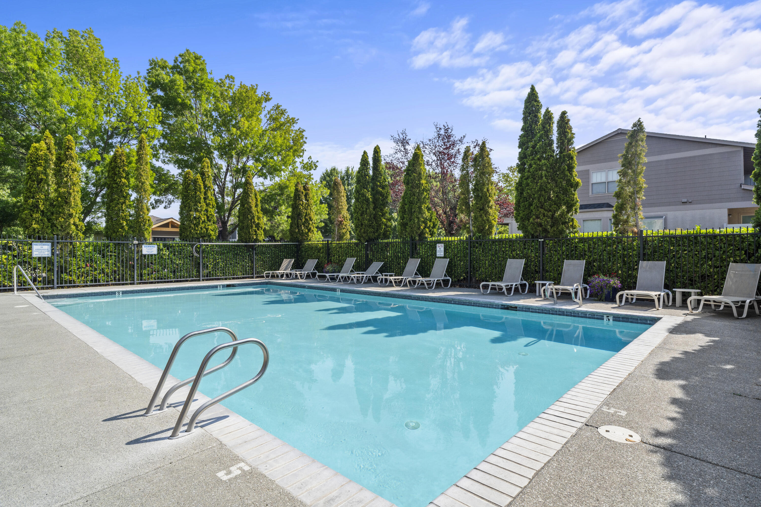 Alderwood Townhomes - Residential
