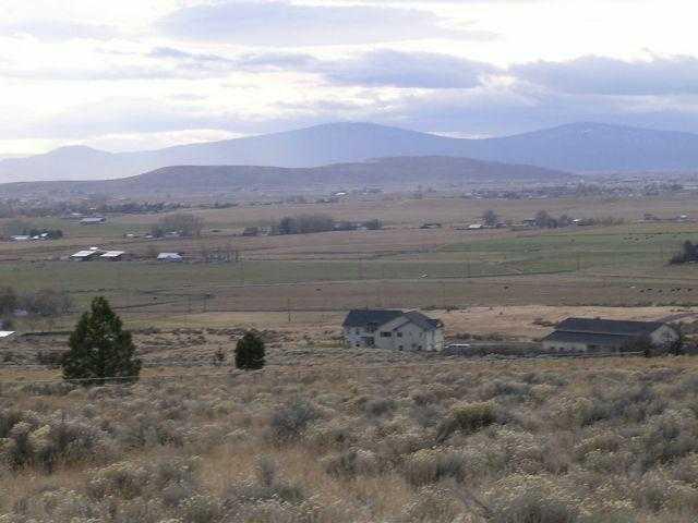 Area Of Expensive Homes. View Of Mt Shasta And Valley. Paved Dead End Street. Call For Details And Map.