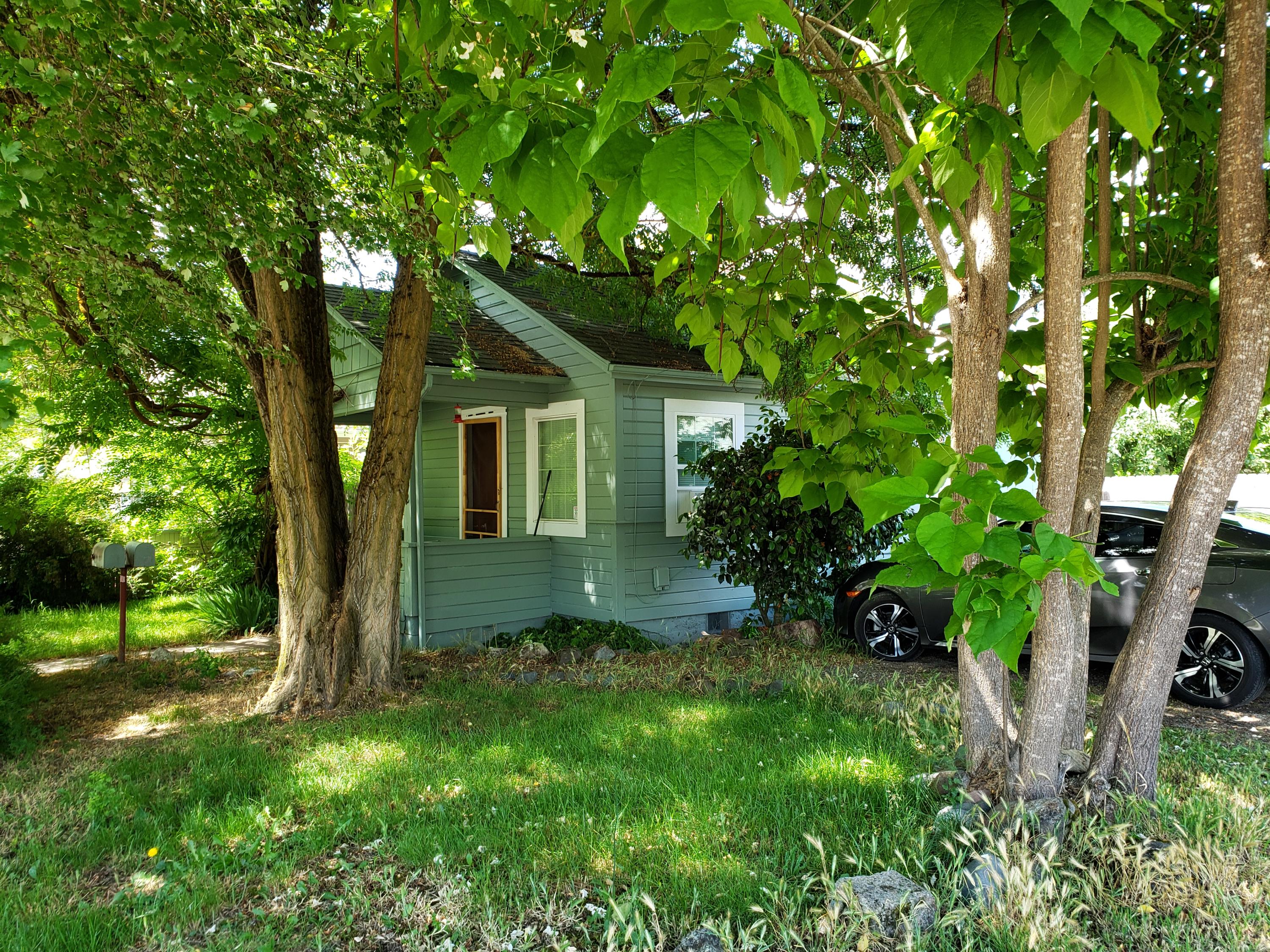 This property consist of 2 units. The front unit is a 1 bedroom and 1 bath to include a kitchen, livingroom, bedroom and full bath.The back steps goes into a covered patio area and into the back unit which is a studio apartment with studio living and a one bath and walk in closet includes kitchen and has its own seperate backyard and gated. It could be considered a 2 bedroom and 2 bath unit and is being used as such at this time. Total rent for both units is: Front $800.00 and bacj unit $625.00.
Long term tenants and would like to stay.