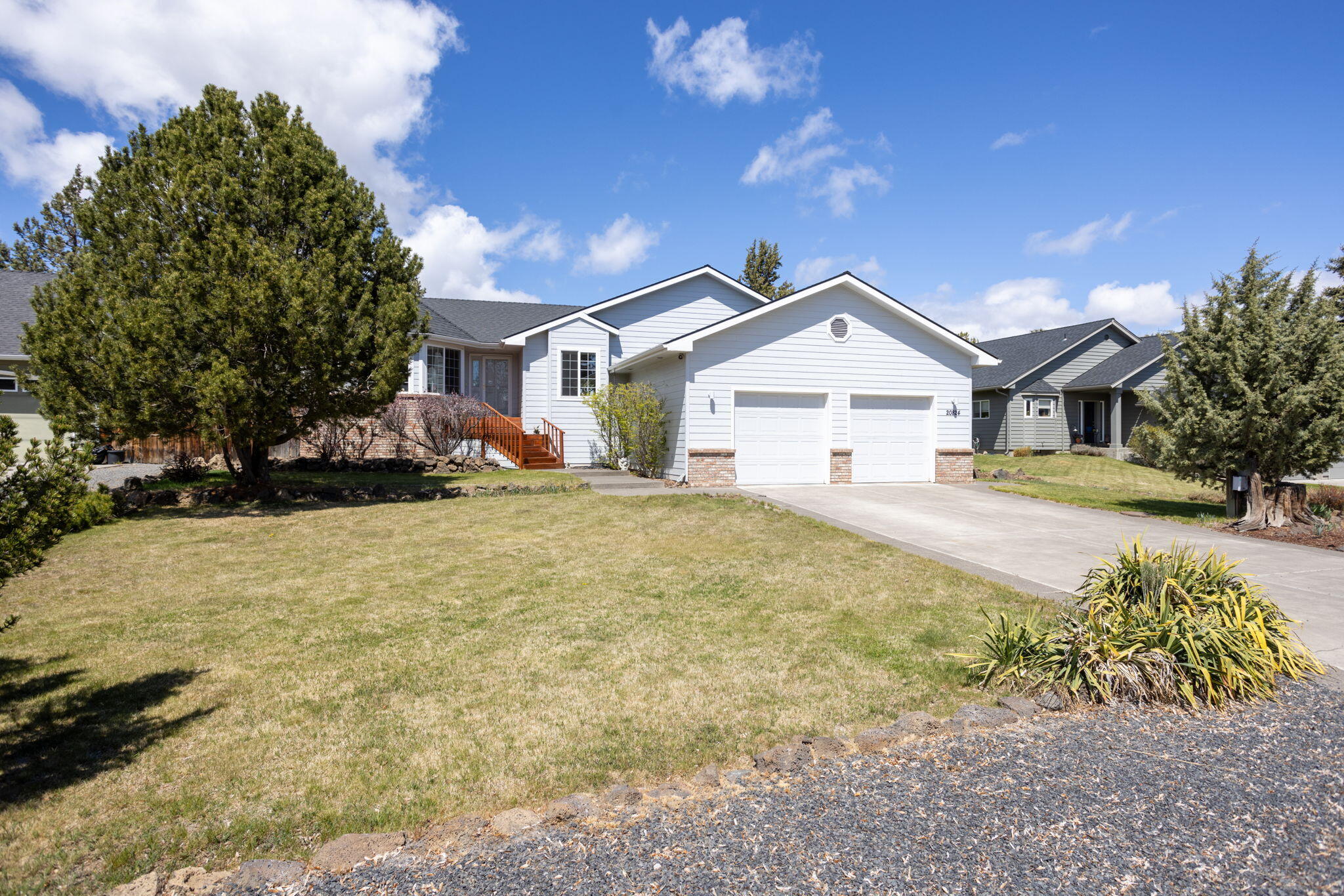 Step into this inviting 1992-built home offering 1932 sq ft of living space. With 3 bedrooms, 2 bathrooms, this residence provides a comfortable and spacious layout for everyday living. Situated in a quiet neighborhood, this property backs onto the common area, offering a peaceful retreat with nature at your doorstep. The convenience of a nearby dog park and playground adds to the appeal of this family-friendly community. The home's classic design creates a welcoming atmosphere. The open floor plan allows for flow between the living spaces, perfect for entertaining guests or relaxing. The kitchen features modern appliances and ample storage. The bedrooms are generously sized, providing a cozy sanctuary for rest and relaxation. The backyard is an oasis, ideal for outdoor activities or simply enjoying the fresh air. This home is a perfect blend of comfort, convenience, and charm, offering a peaceful haven in a desirable location.