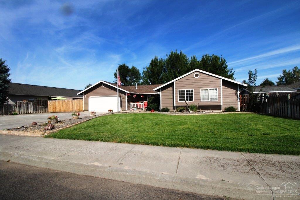 Beautiful one level home in Skyline Ridge. Open floor plan with living and Family room. Spacious lot with Big RV Parking area. Hardwood and Laminate wood floors. Kitchen with Upgraded Granite counters and Stainless steel appliances and cabinets redone. Nice master suite with walk in closet. Big private back yard with mature trees and new Sod. Back deck .Dining room. Bathrooms with updated tile and Granite. Pellet stove in Living area. Spacious detached storage shed. lots of additional parking.Great Location