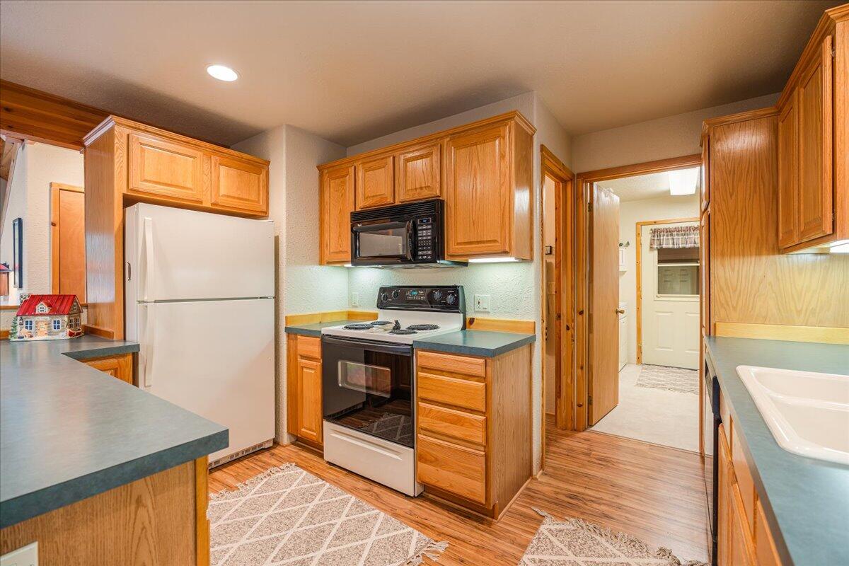 Wagon Trail Acreages - Residential